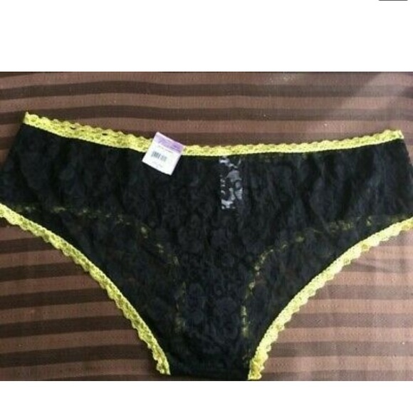 DC Batgirl Logo Lace Panties Available in 2X New - Picture 3 of 3